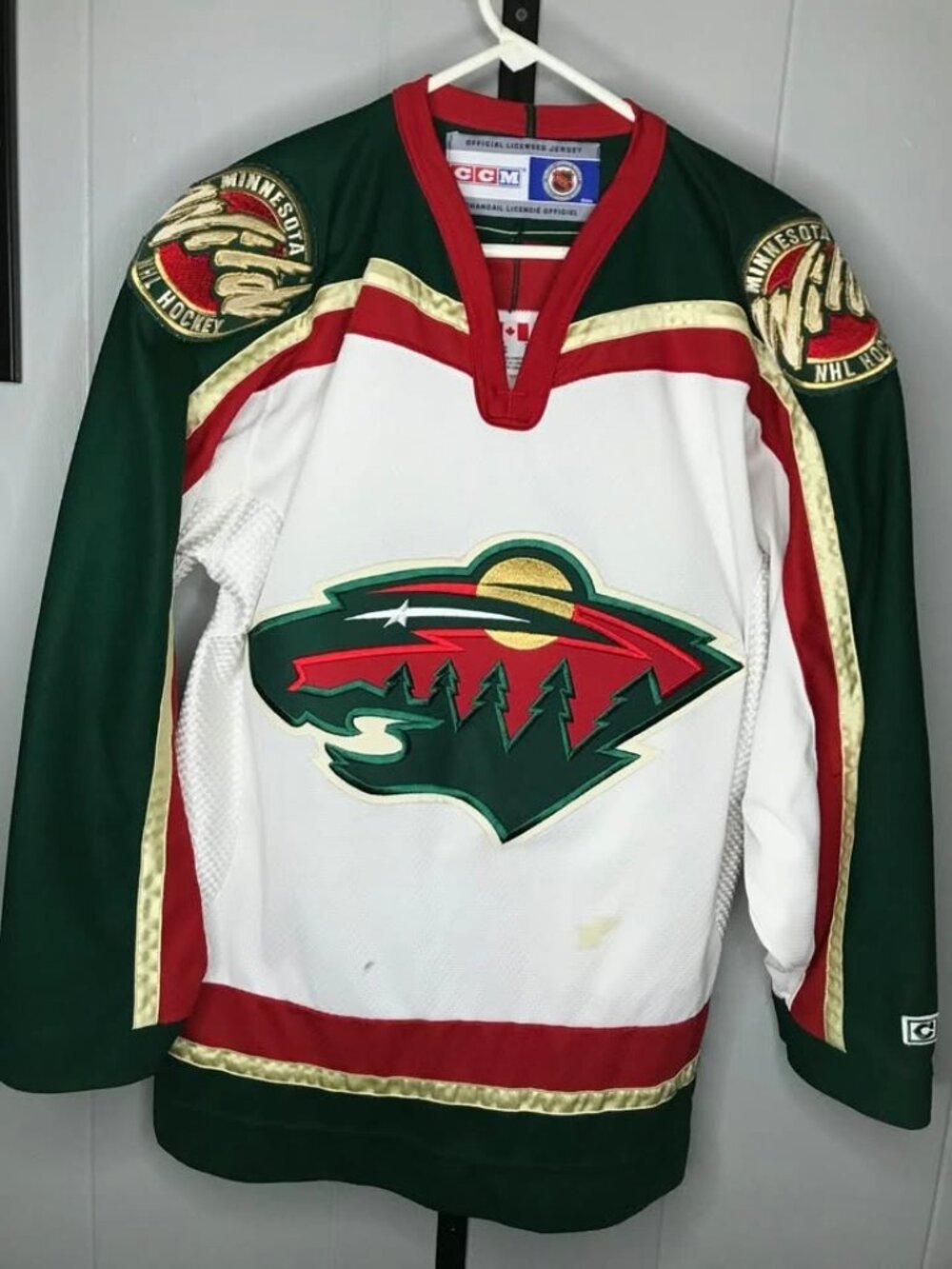 Vintage Mn wild CCM Hockey Made Canada Blank Jersey Sz MD